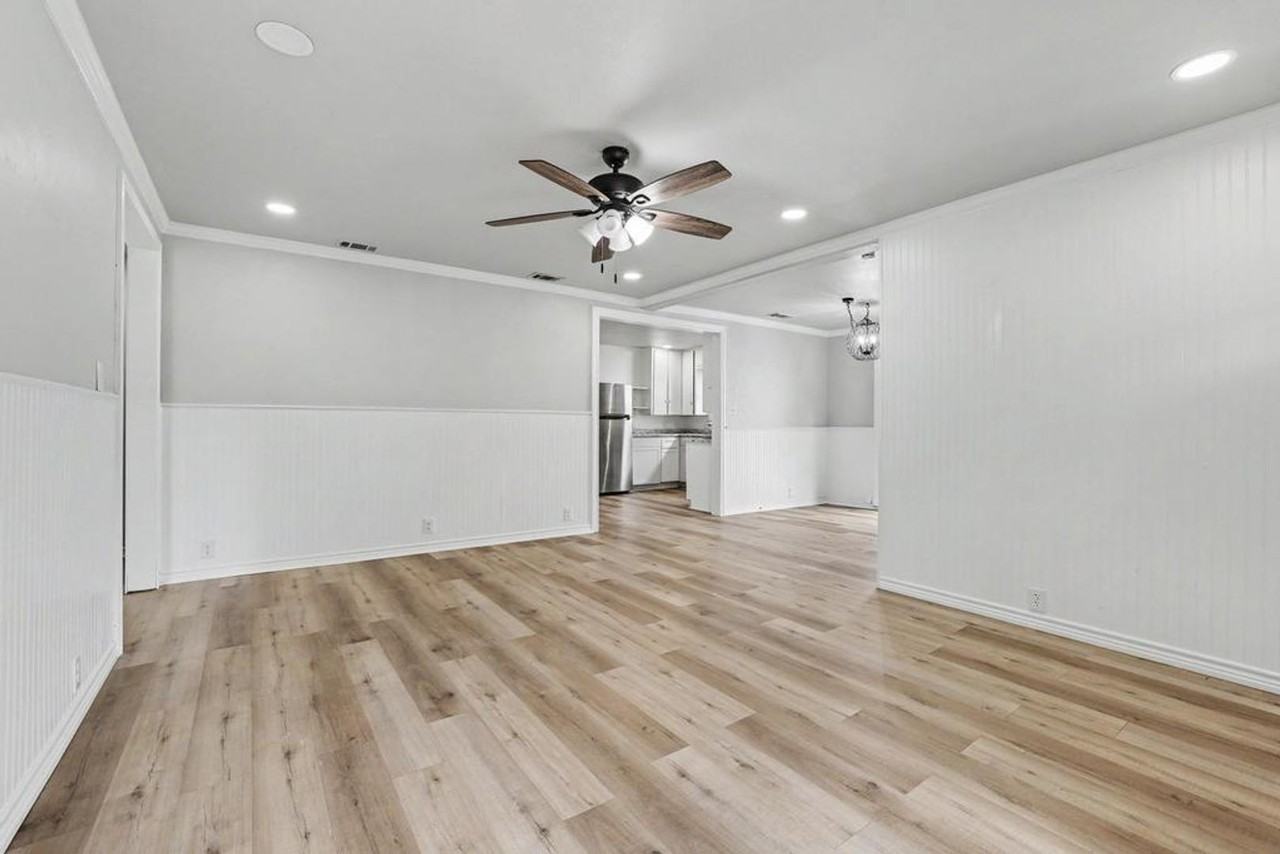 1112 N Lockhart St - Photo 5 of 27
