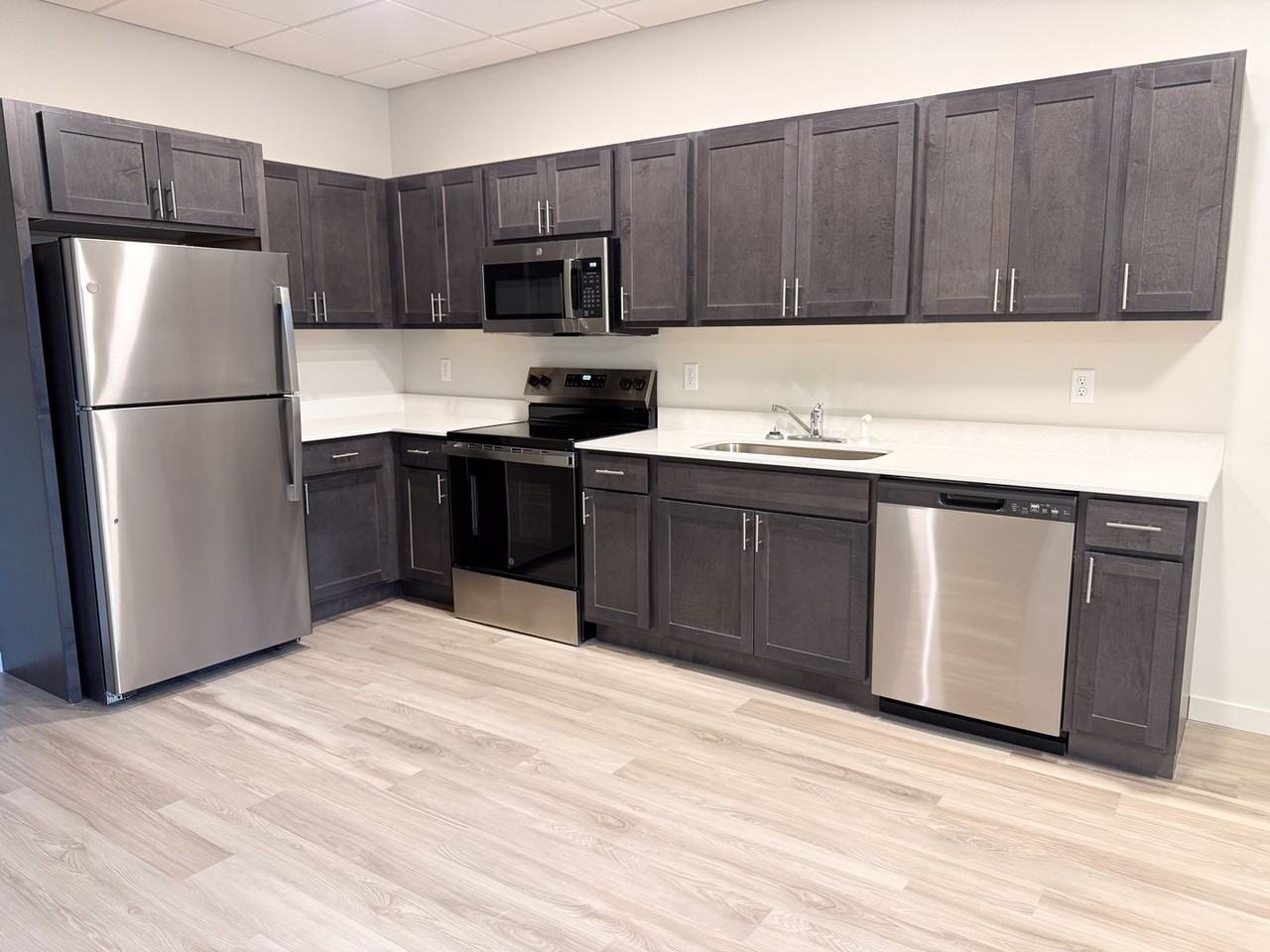 630 6th Street - Photo 2 of 8