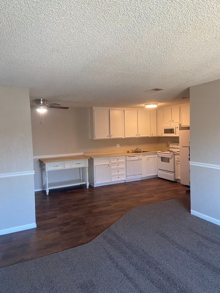 2080 W La Loma Drive - Photo 2 of 11