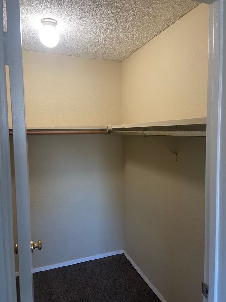 2080 W La Loma Drive - Photo 5 of 11