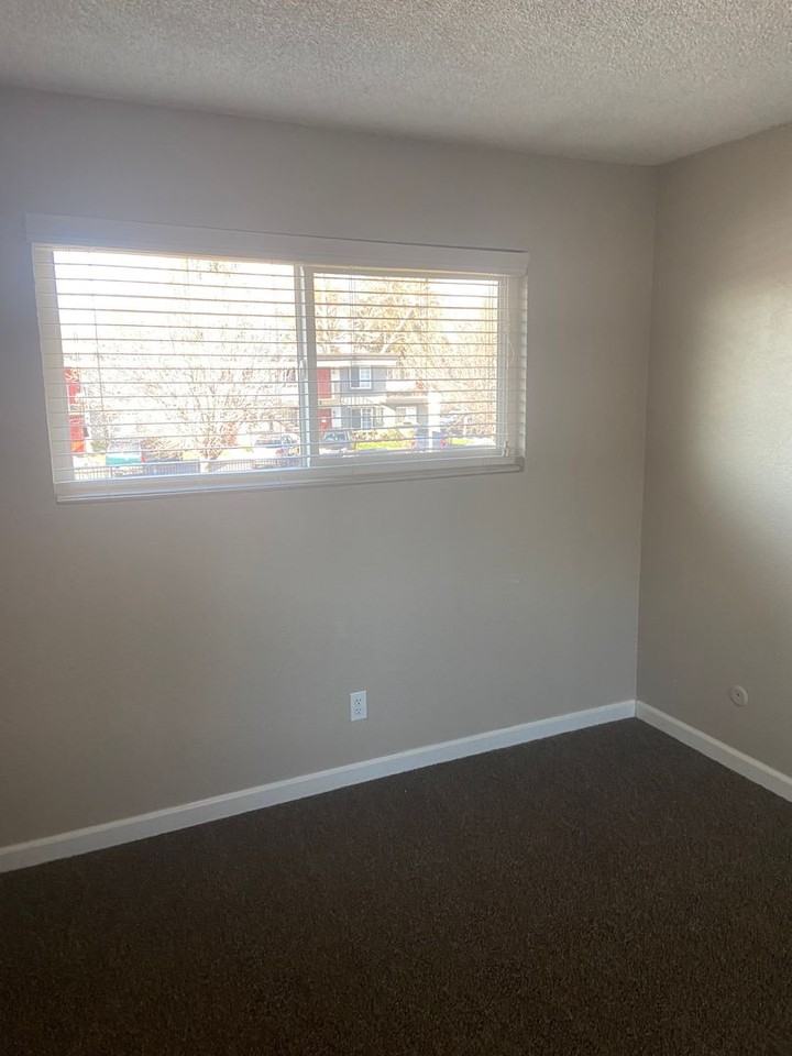 2080 W La Loma Drive - Photo 6 of 11
