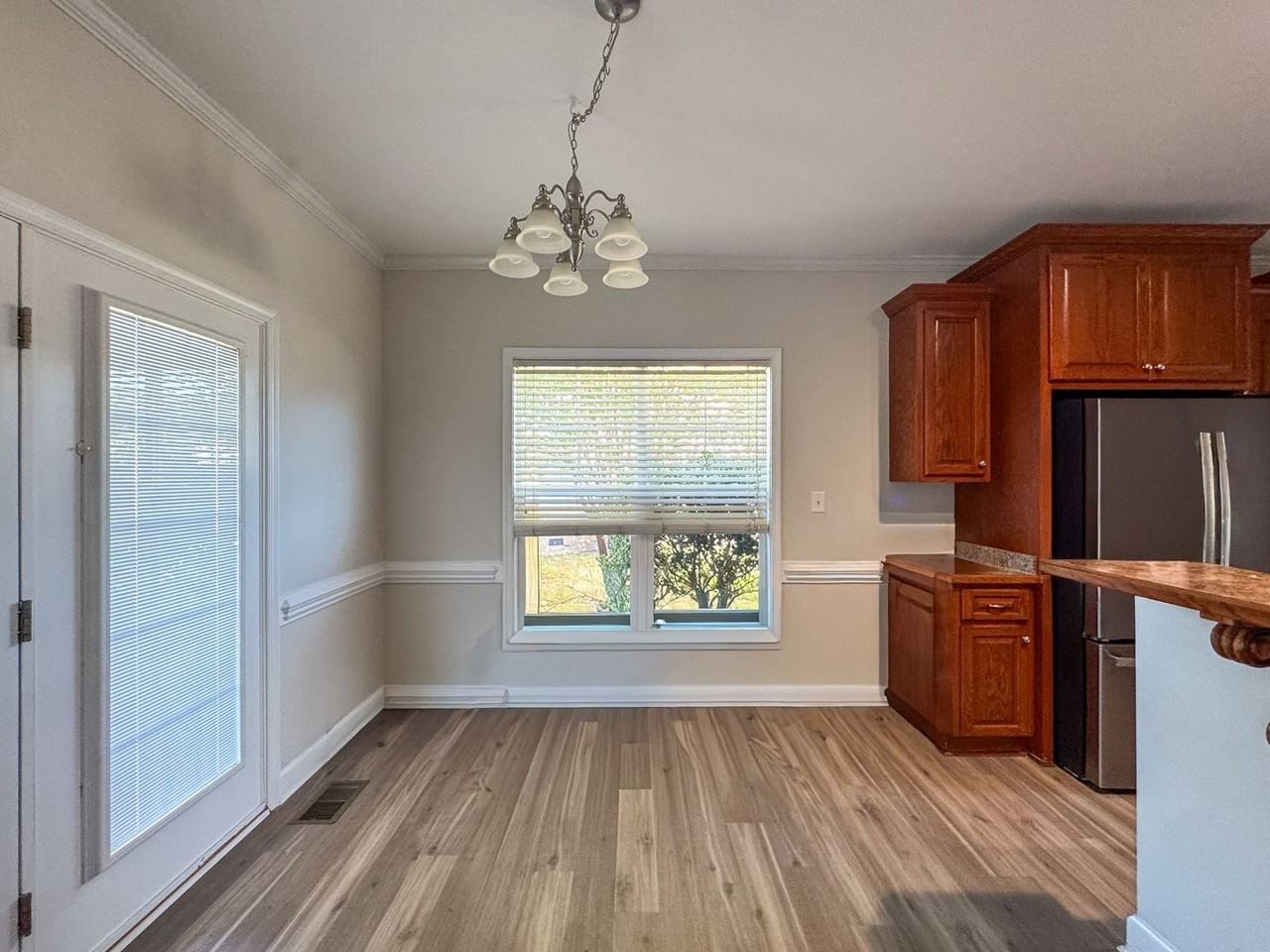 5905 Gentleman Dr - Photo 7 of 28