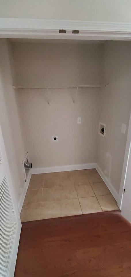 1445 Brookwood Dr #D - Photo 5 of 13