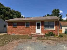 915 Pine Circle Dr - Photo 1 of 1