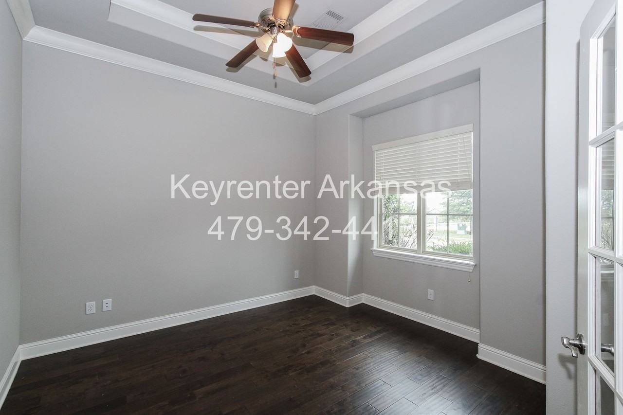 3805 Sw Gemstone Blvd - Photo 6 of 34