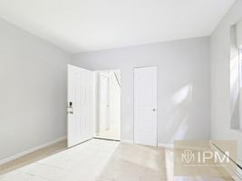 featured image of 341 S 6th St