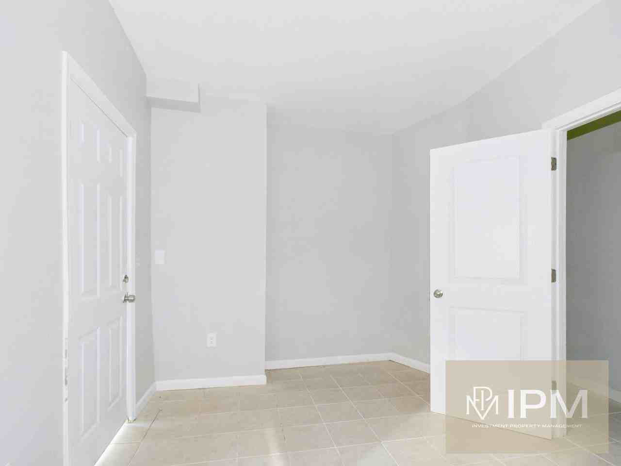 341 S 6th St - Photo 6 of 21