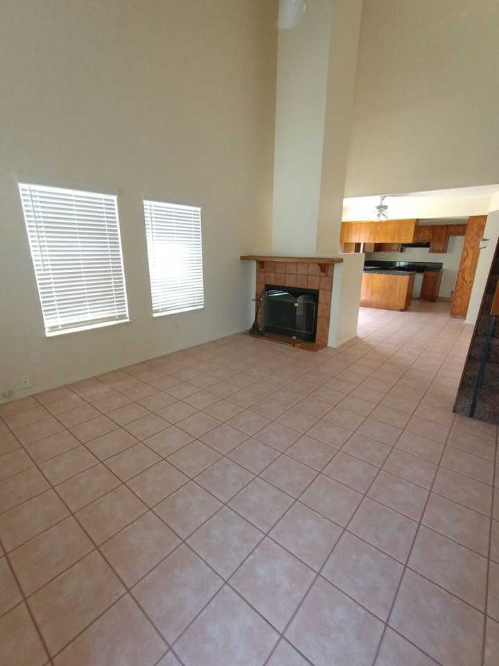 3401 Starwood Ln - Photo 3 of 4