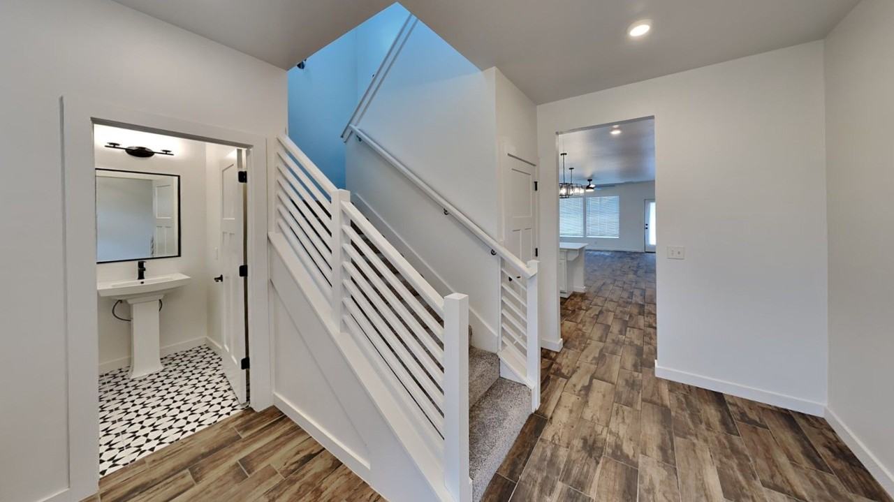 8204 Nw 151st Ter - Photo 4 of 25