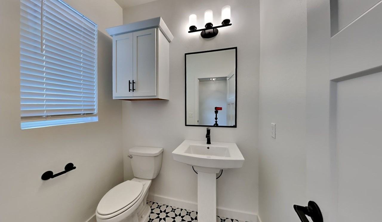 8204 Nw 151st Ter - Photo 5 of 25