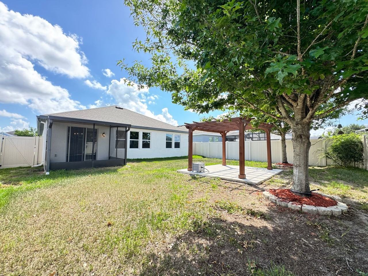 308 Blue Cypress Dr - Photo 3 of 50