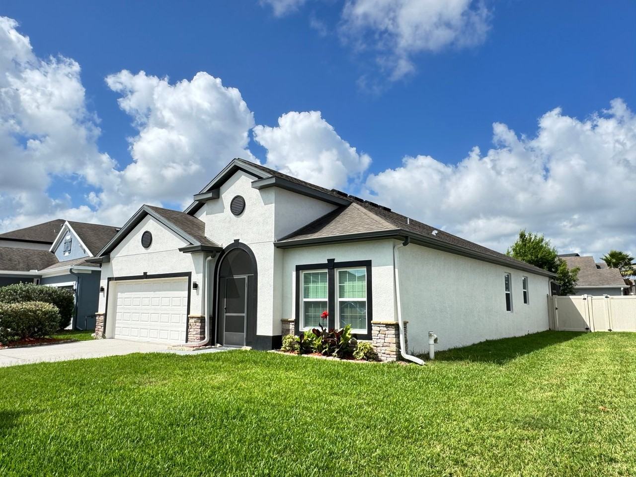 308 Blue Cypress Dr - Photo 5 of 50