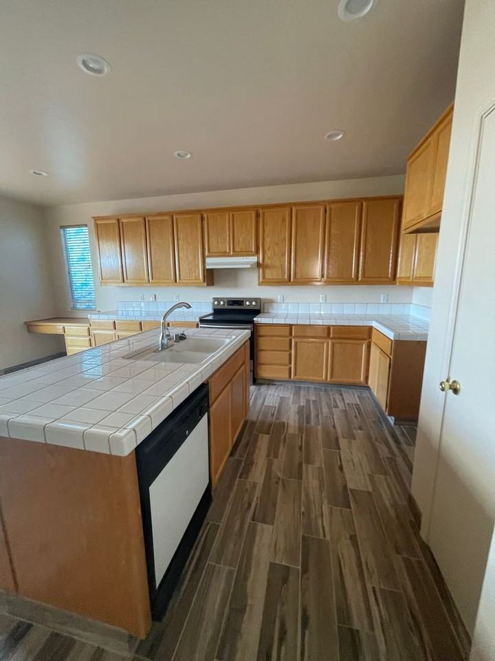 4143 Canopy Ct - Photo 6 of 19