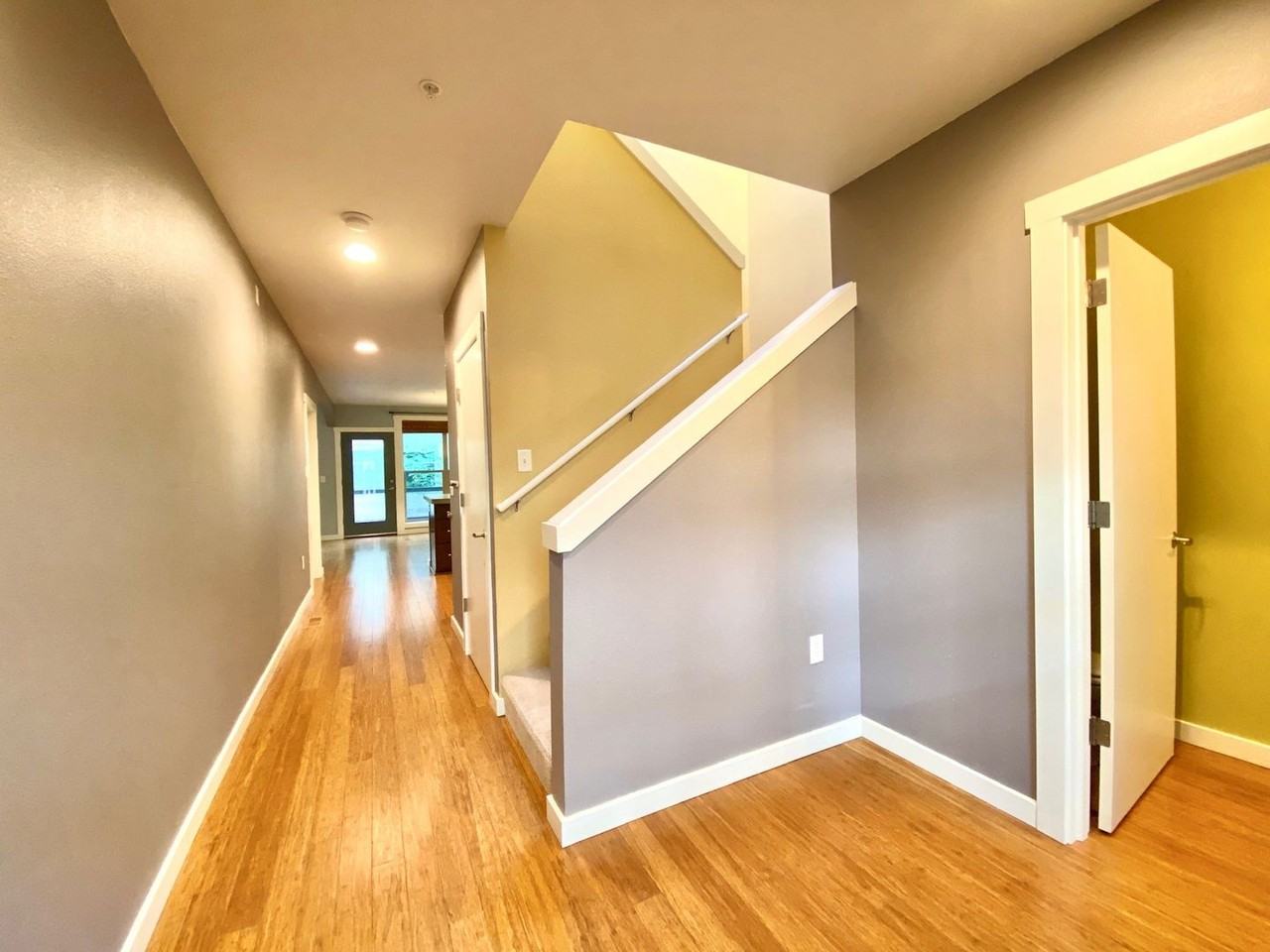 3110 Sw Dolph Ct - Photo 3 of 19