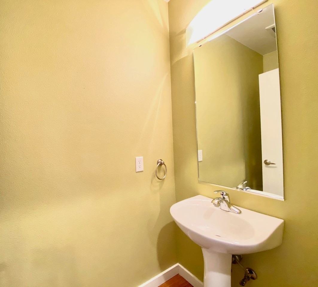 3110 Sw Dolph Ct - Photo 4 of 19