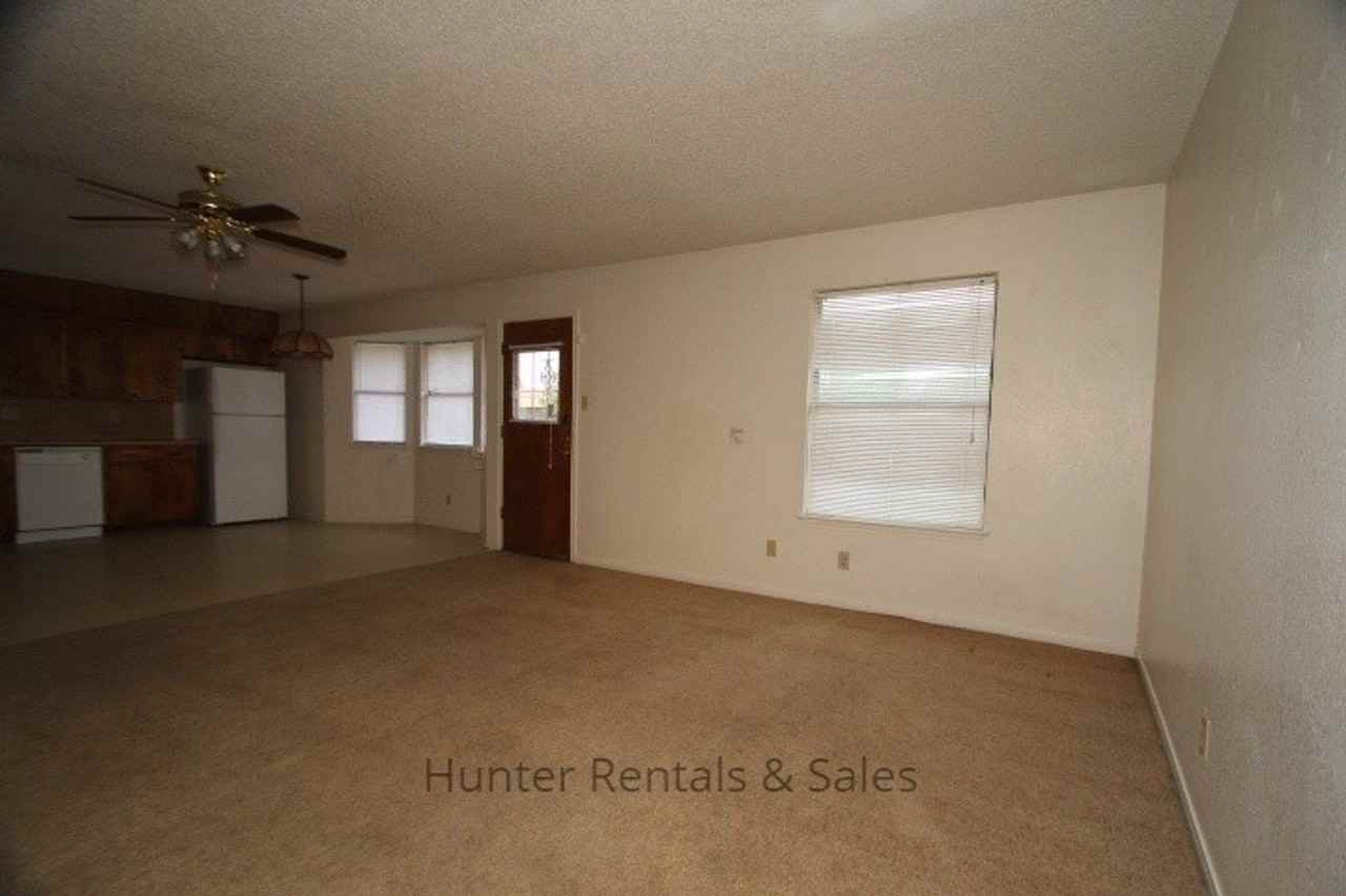 3801 Madison Dr - Photo 4 of 9