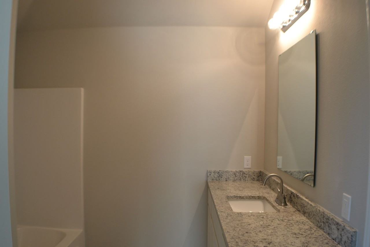 1101 Southridge Ln - Photo 4 of 16