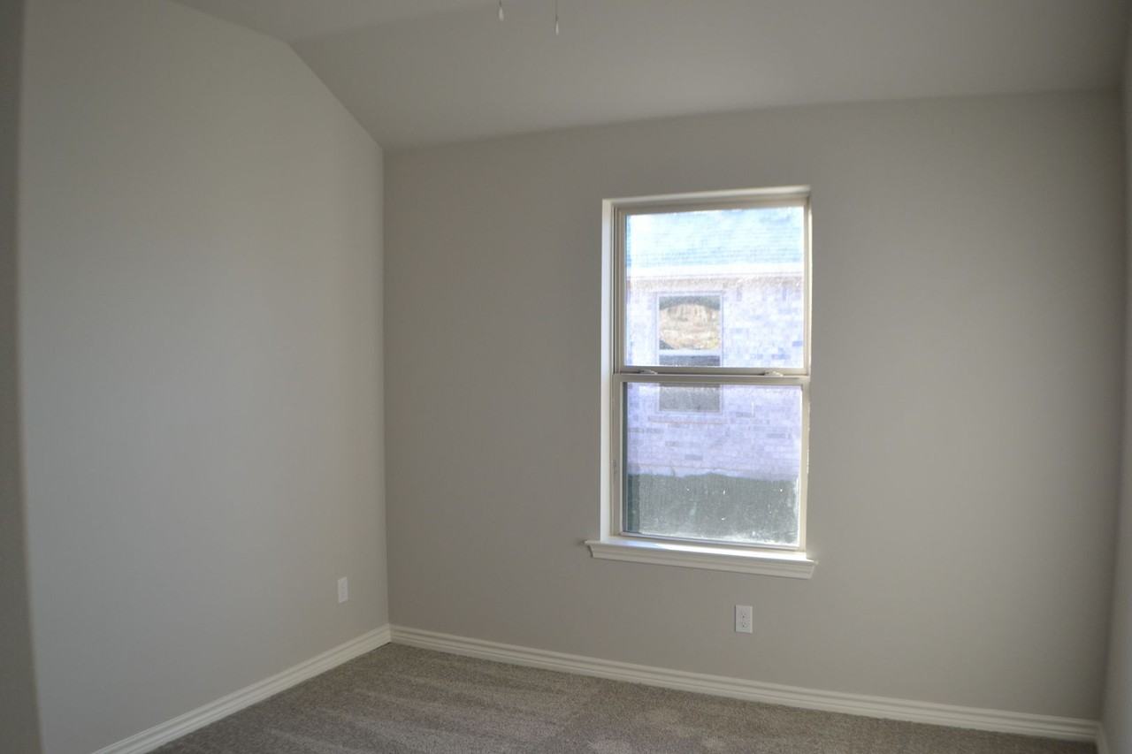 1101 Southridge Ln - Photo 5 of 16