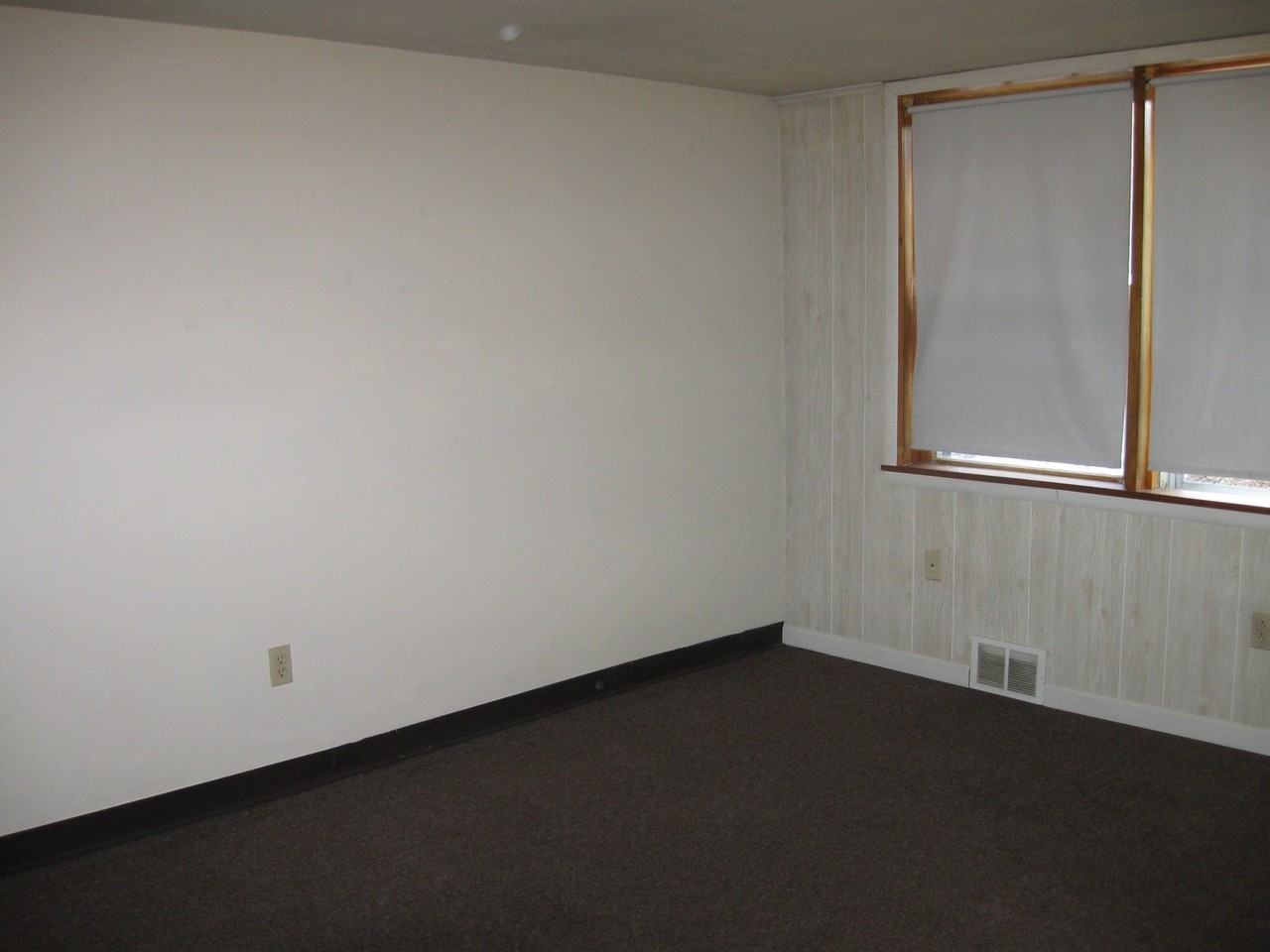 1006 Golfview Ave - Photo 4 of 8