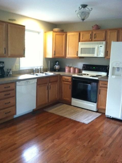 898 N Allen St - Photo 7 of 14