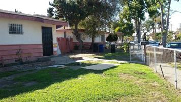 featured image of Los Flores Blvd