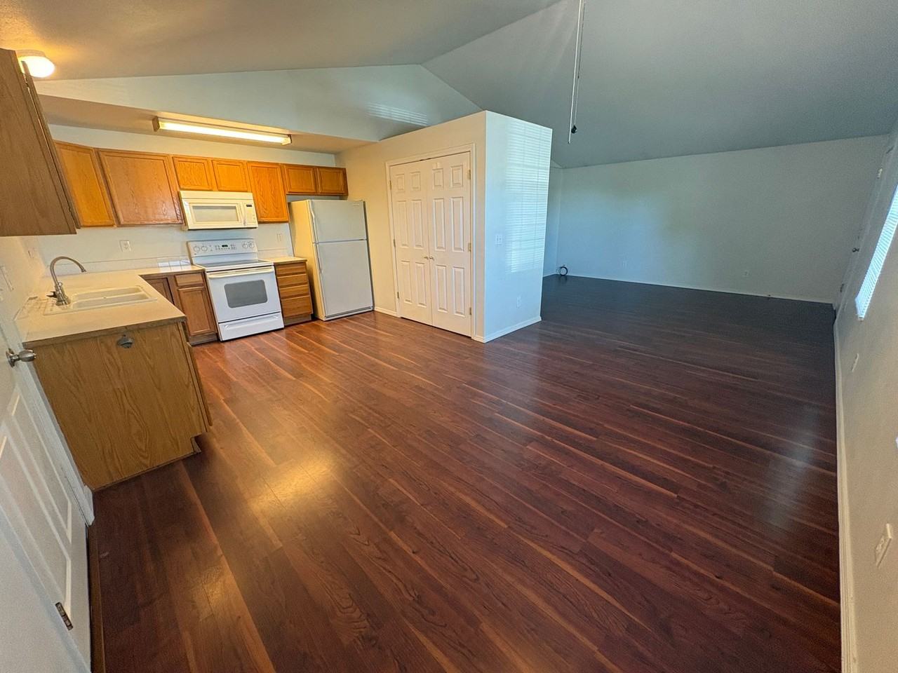 2708 Nw 8th St - Photo 7 of 21