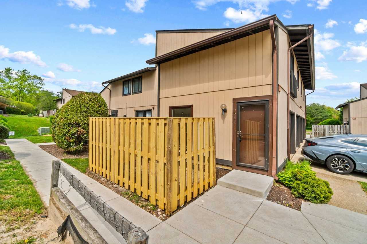 544 Glen Ct #31D - Photo 2 of 25