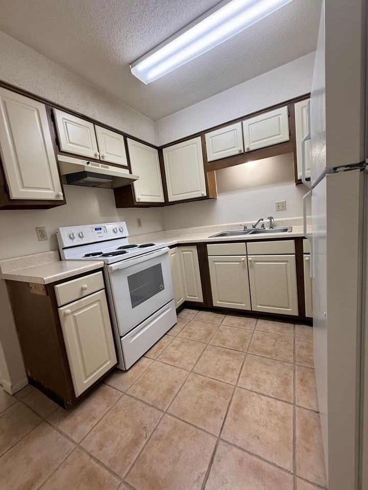 913 Landry St #5 - Photo 2 of 12