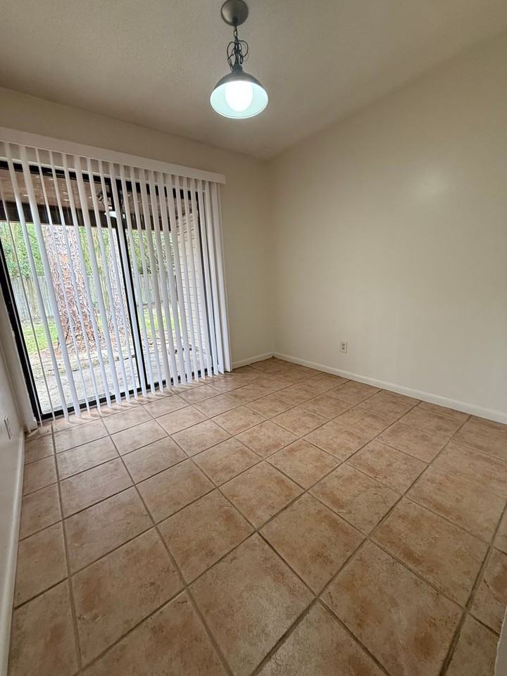 913 Landry St #5 - Photo 5 of 12