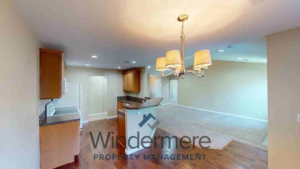 1988 Celestia Dr - Photo 4 of 20