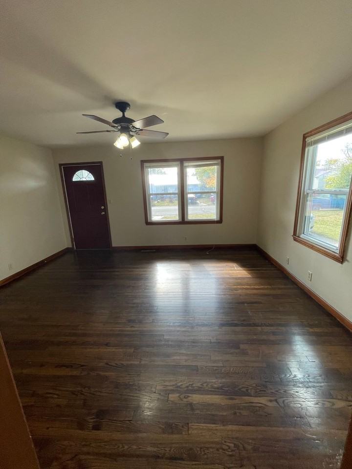 2100 29th St - Photo 2 of 10