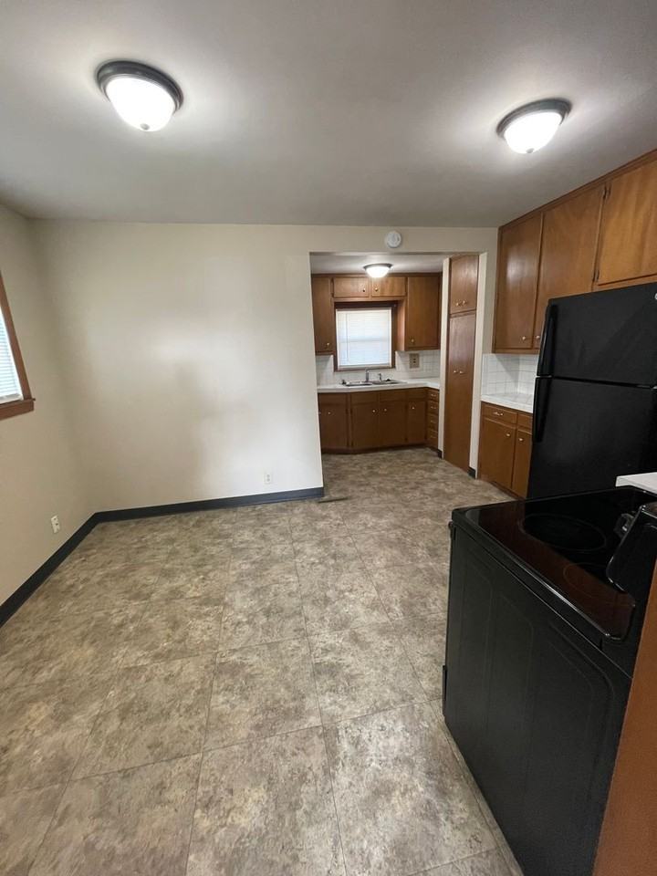 2100 29th St - Photo 3 of 10