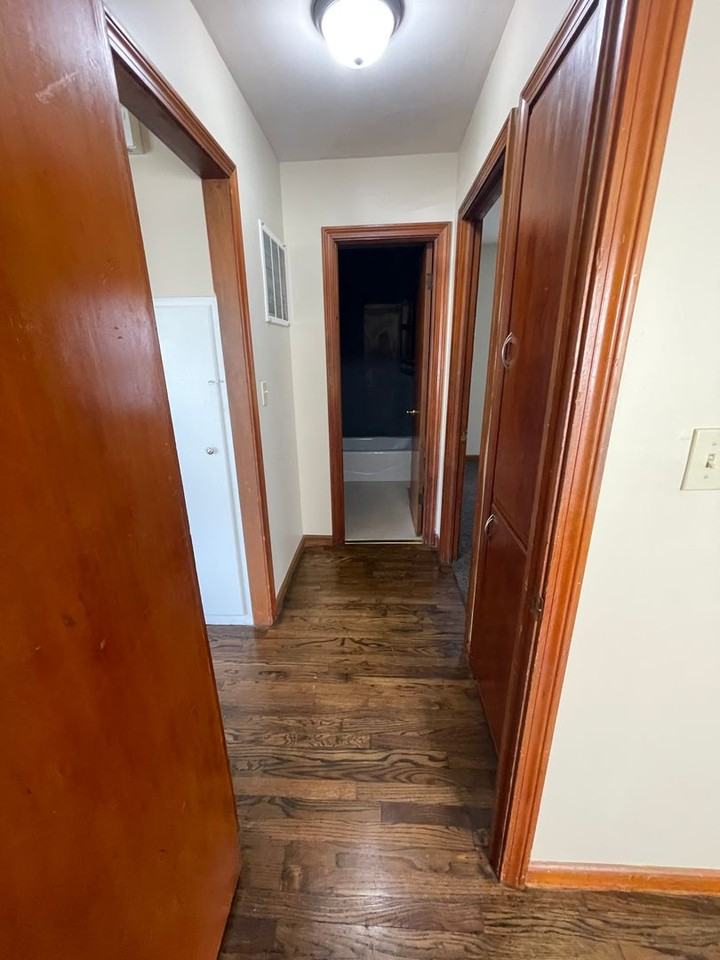 2100 29th St - Photo 5 of 10
