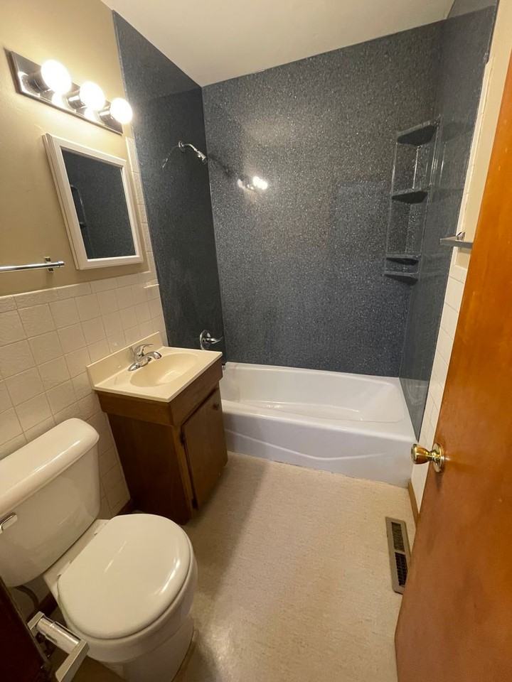 2100 29th St - Photo 6 of 10