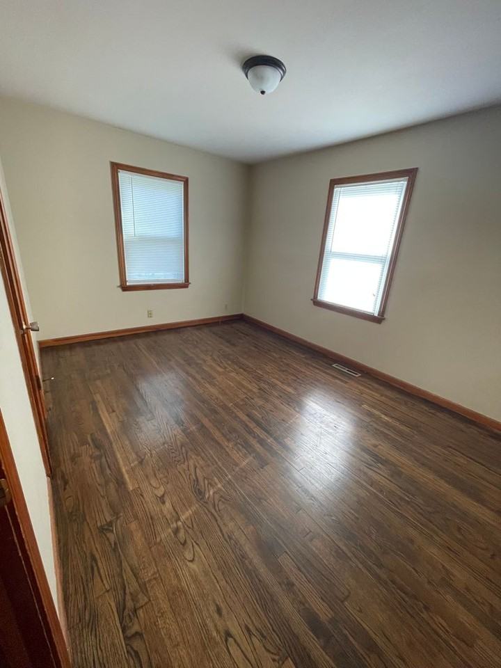 2100 29th St - Photo 7 of 10