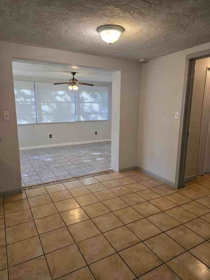 38 S Jefferson St - Photo 3 of 16