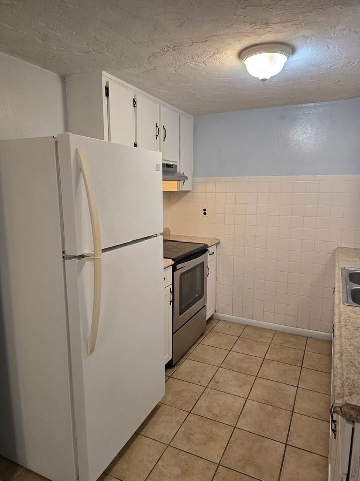 38 S Jefferson St - Photo 5 of 16