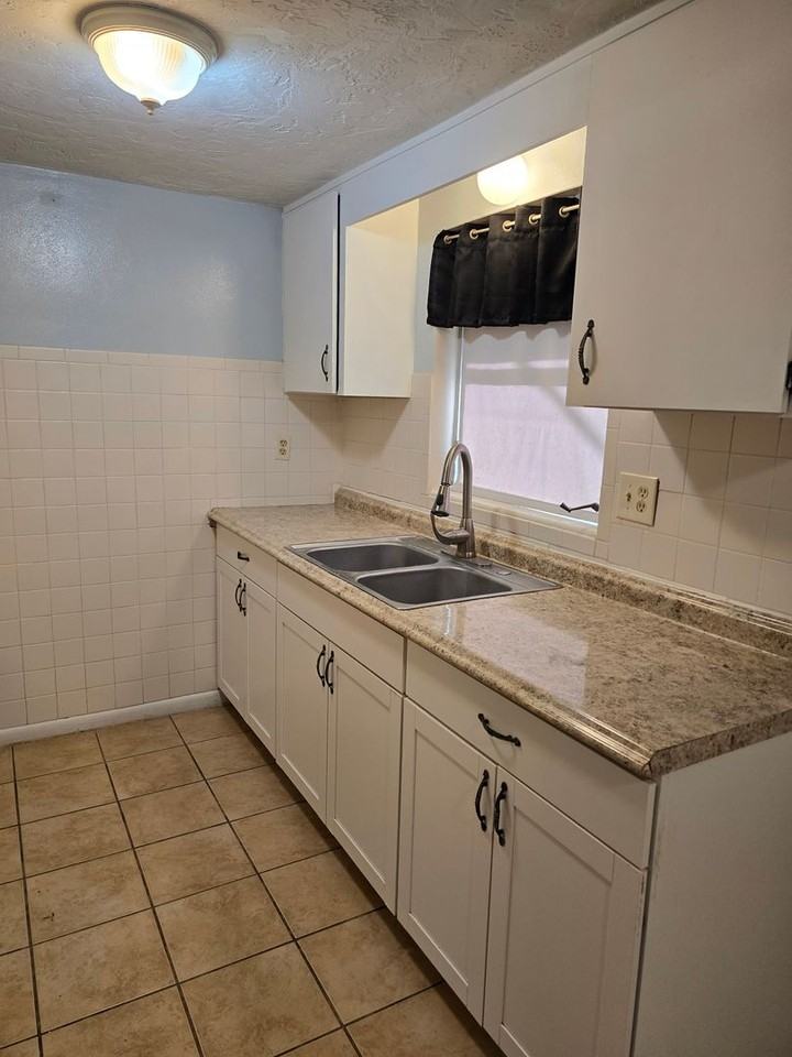 38 S Jefferson St - Photo 6 of 16