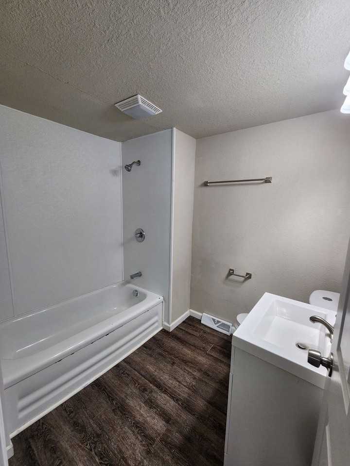 410 N Grant St - Photo 5 of 19