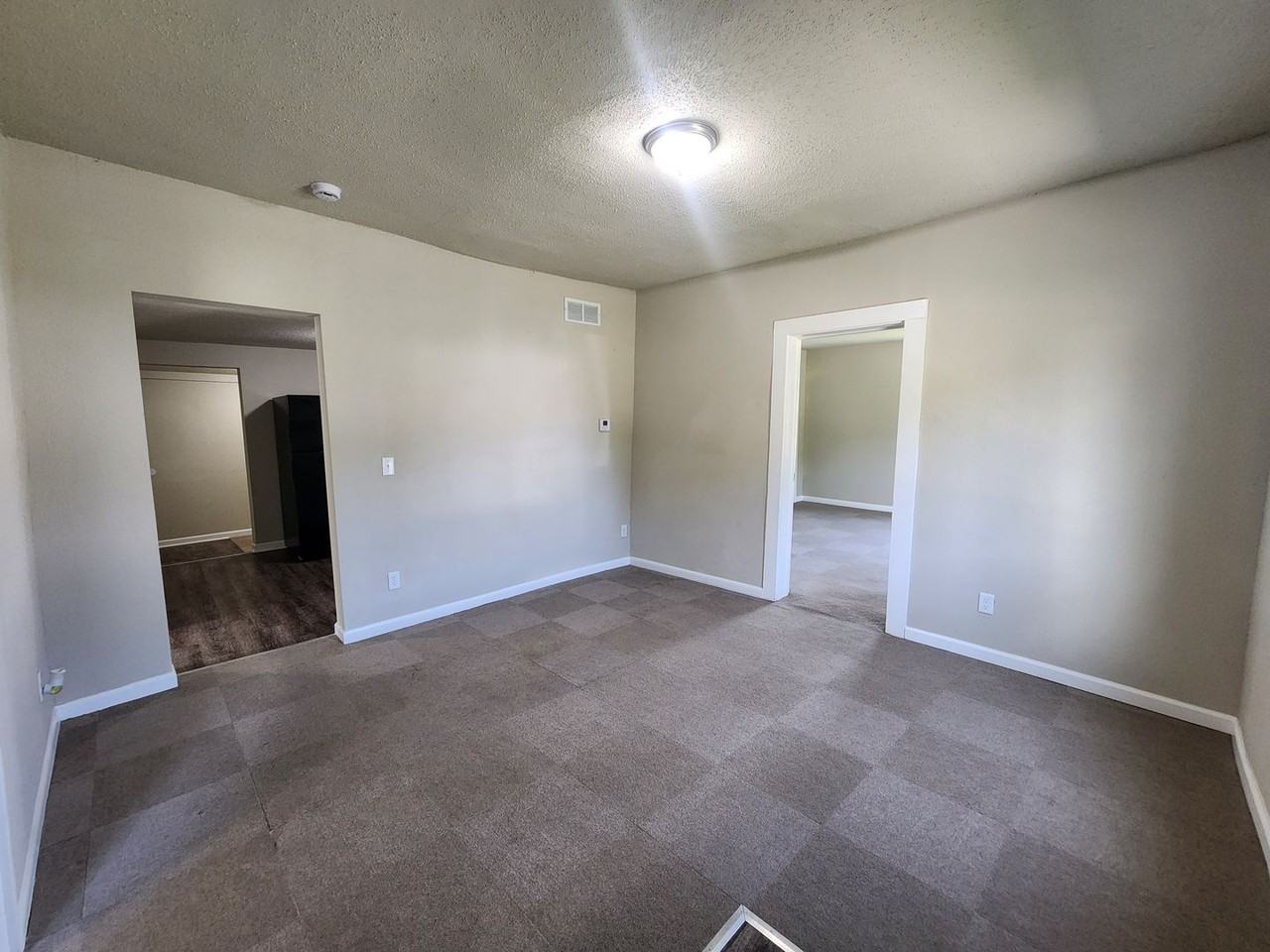 410 N Grant St - Photo 7 of 19