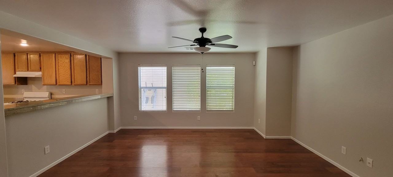 11608 Andorra St - Photo 6 of 31
