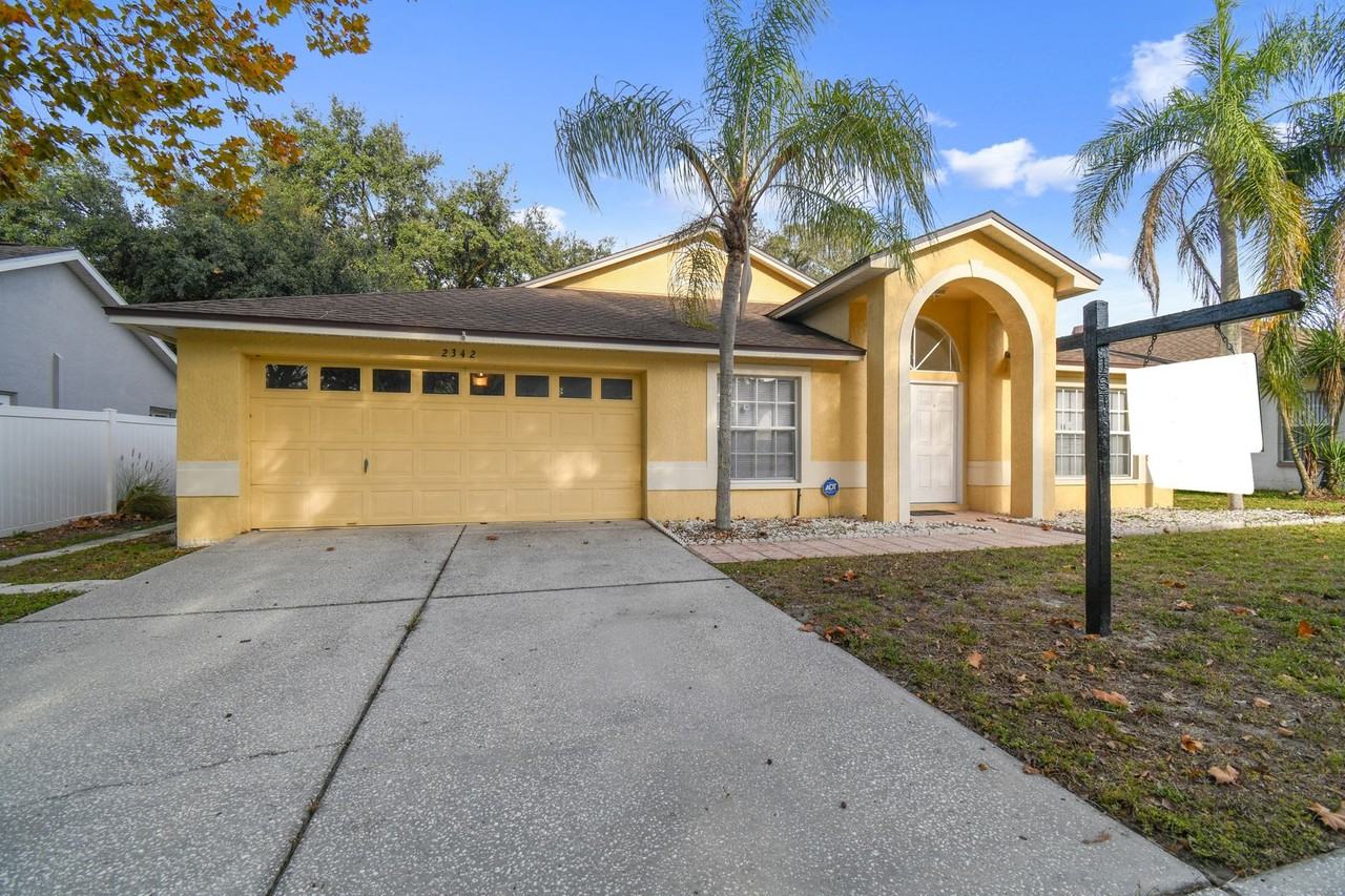 2342 Tioga Dr - Photo 4 of 50