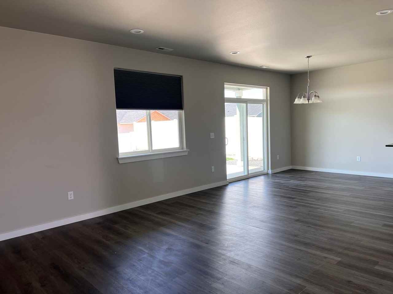 1401 W Bonneville St - Photo 2 of 12