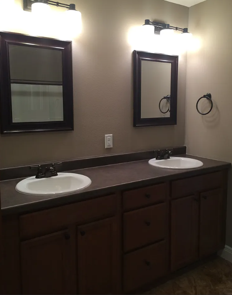 1935 N Pavilion Pl - Photo 6 of 11
