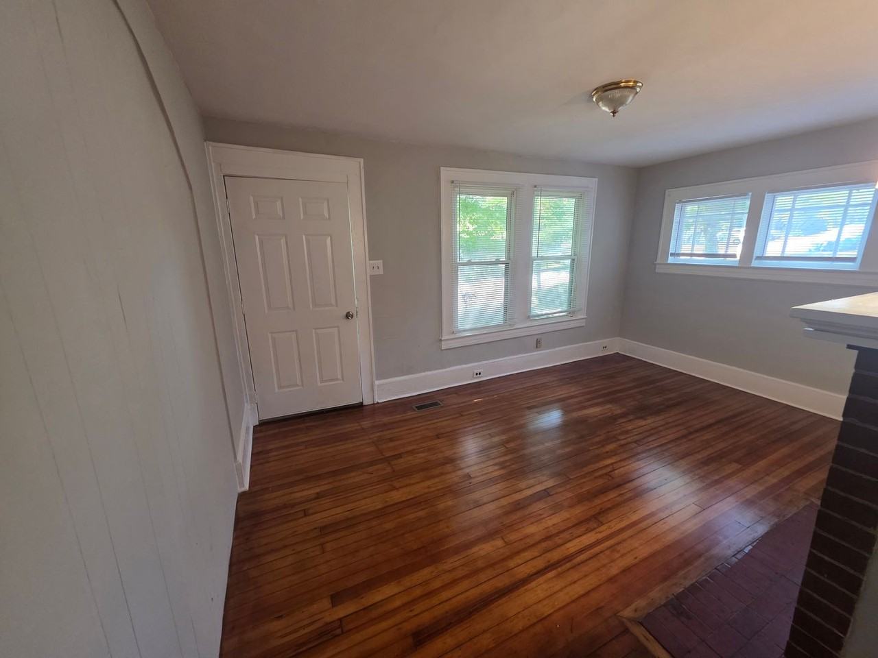 4438 Stowe St - Photo 3 of 10