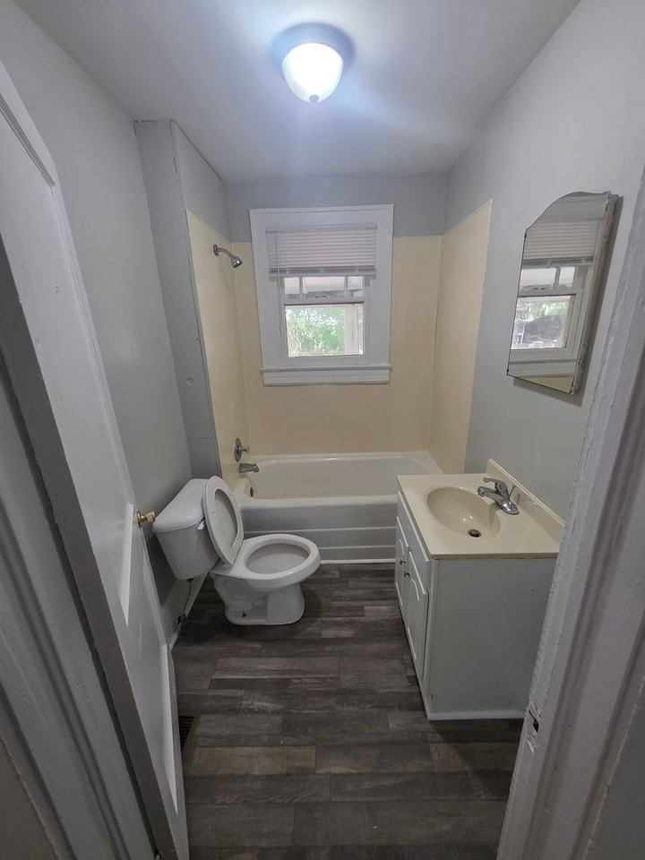 4438 Stowe St - Photo 5 of 10