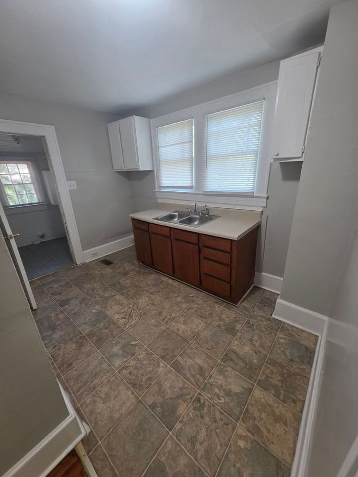 4438 Stowe St - Photo 7 of 10