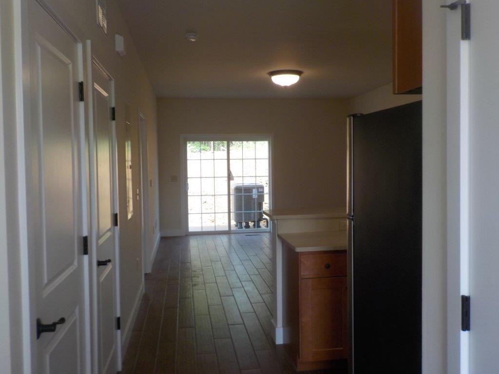 241 Easterly Pkwy - Photo 5 of 28