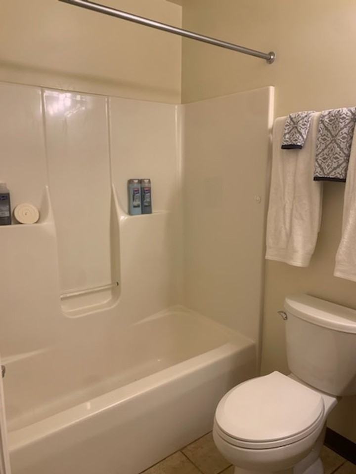 815 W Cherry Ln - Photo 2 of 9