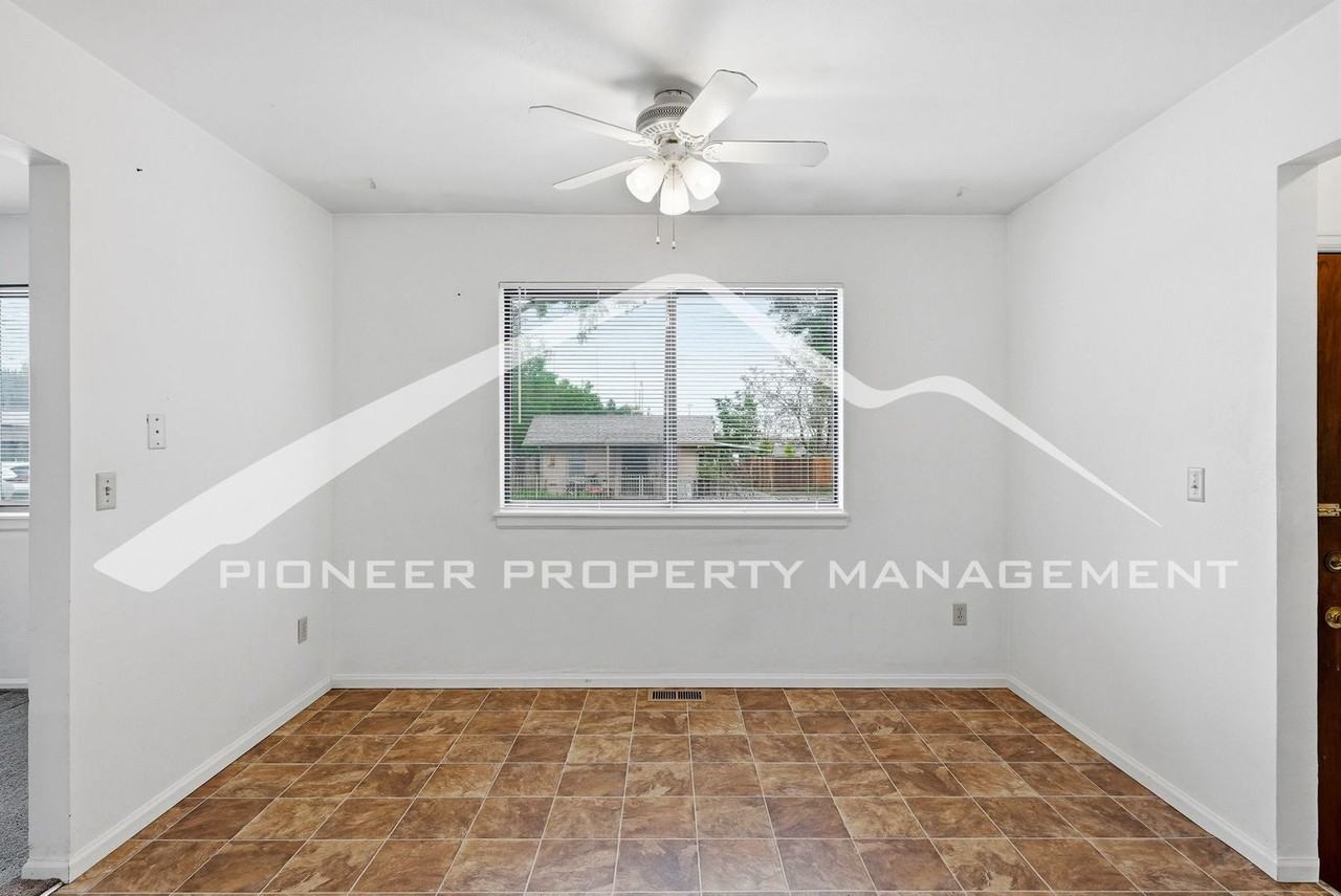 2902 W Short Pl - Photo 6 of 18